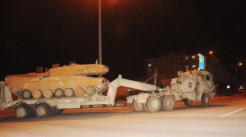 Türk Tankları Suriye’ye Geçiyor