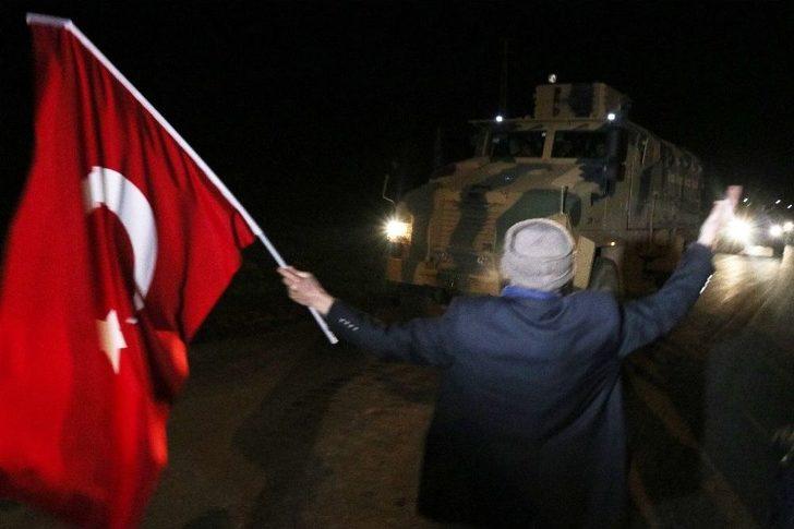 Köylüler Askerleri Bayrakla Karşılayıp Duayla Uğurladı G4