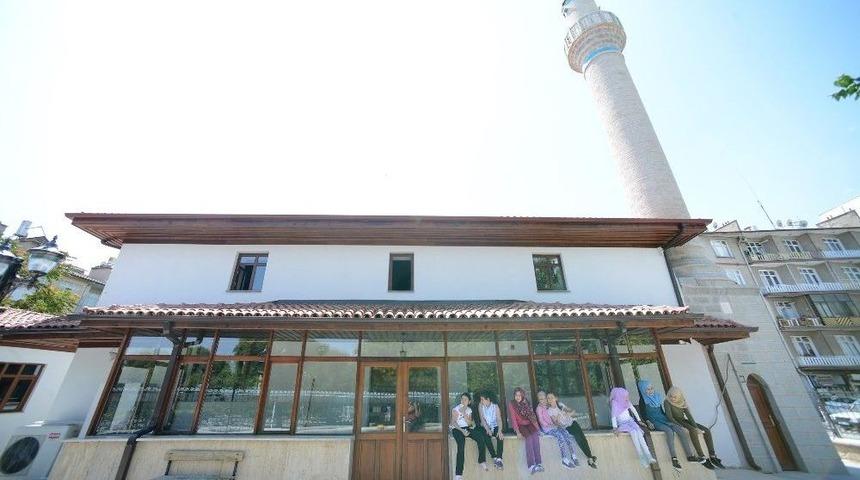 Kadı İzzettin Cami Restorasyonu Tamamlandı