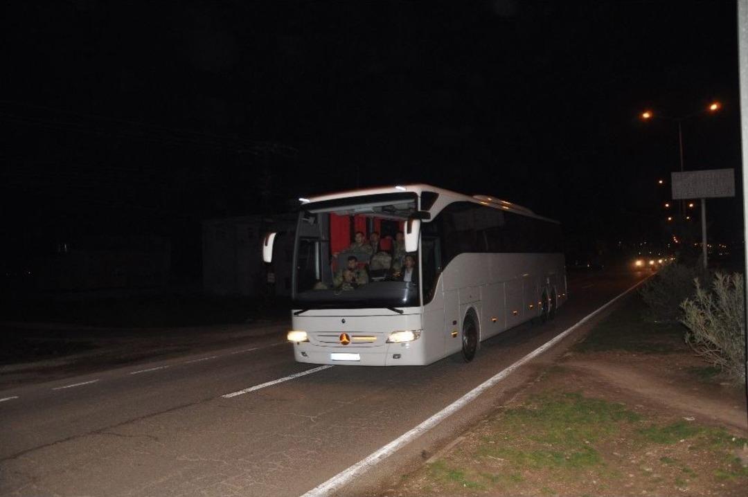 Sınıra Komando Ve Tank Sevkiyatı