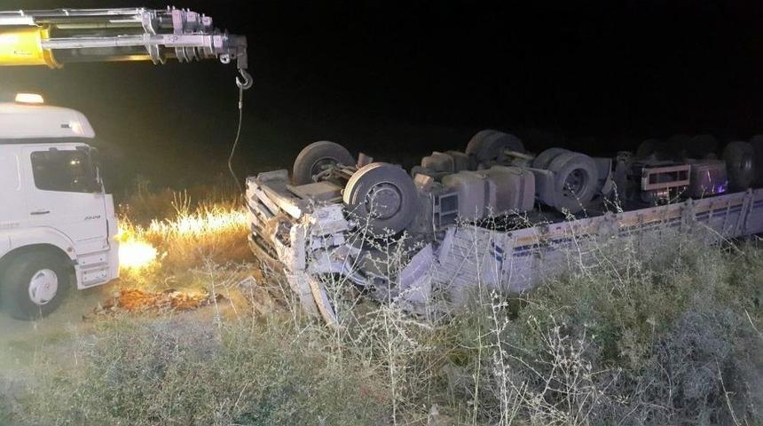 Aksaray&rsquo;da Trafik Kazası: 2 &Ouml;l&uuml;