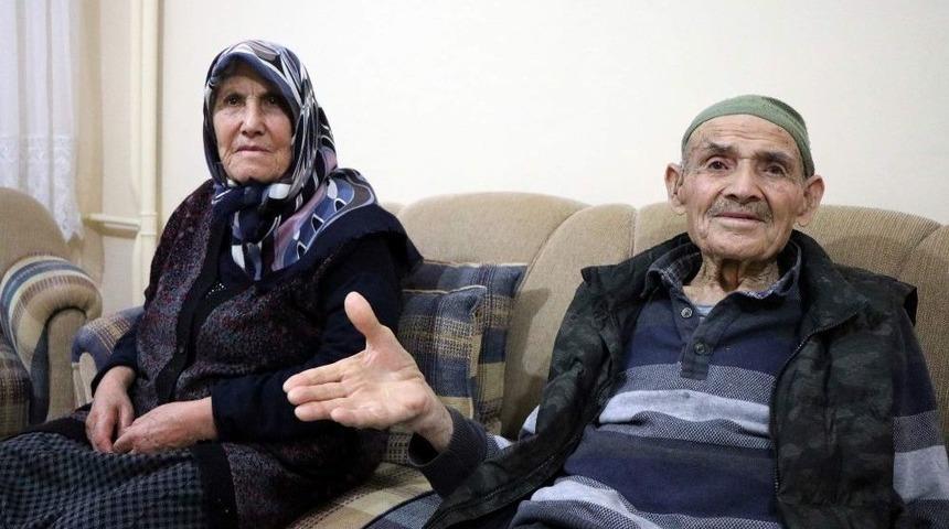 &rsquo;amerika&rsquo;daki Oğlunun Yanından Geldim&rsquo; Diyerek Yaşlı &Ccedil;ifti Dolandırdılar