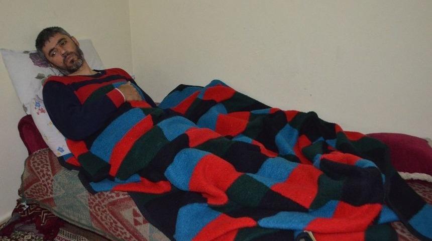 Ak&uuml;l&uuml; Tekerlekli Sandalyesi Yandı, Eve Hapsoldu