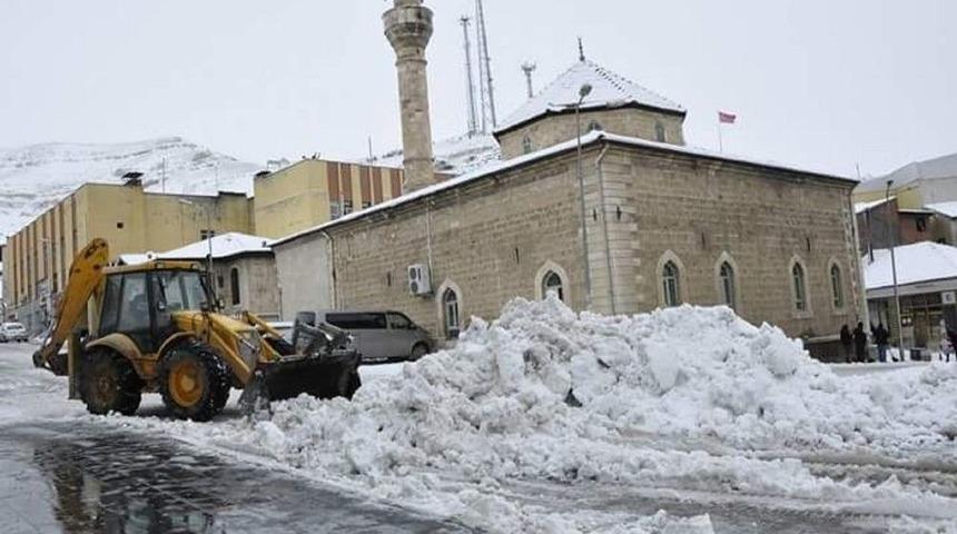 G&uuml;r&uuml;n&rsquo;de Karla M&uuml;cadele &Ccedil;alışmaları