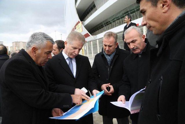 Vali Gül, Yeni 4 Eylül Stadyumu’nda İncelemelerde Bulundu