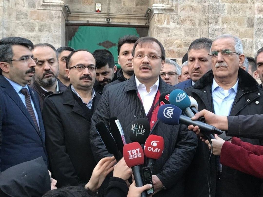 Başbakan Yardımcısı &Ccedil;avuşoğlu Operasyondaki Askerler İ&ccedil;in Dua Etti