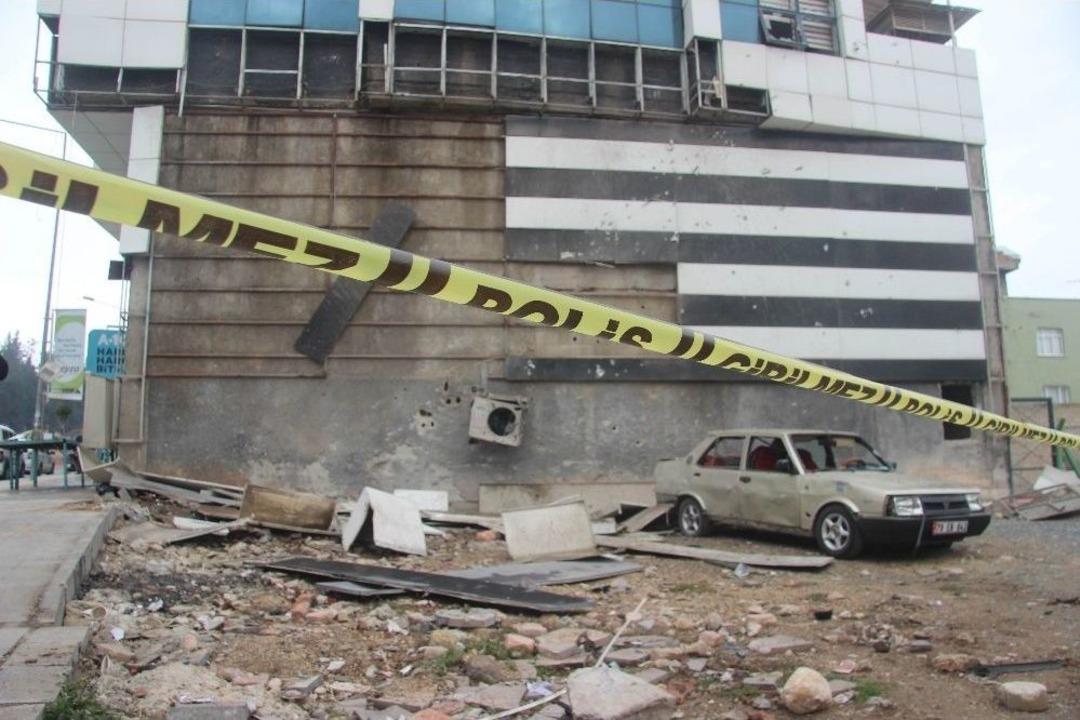 Roketlerin Oluşturduğu Tahribat G&uuml;n Ağarınca Ortaya &Ccedil;ıktı