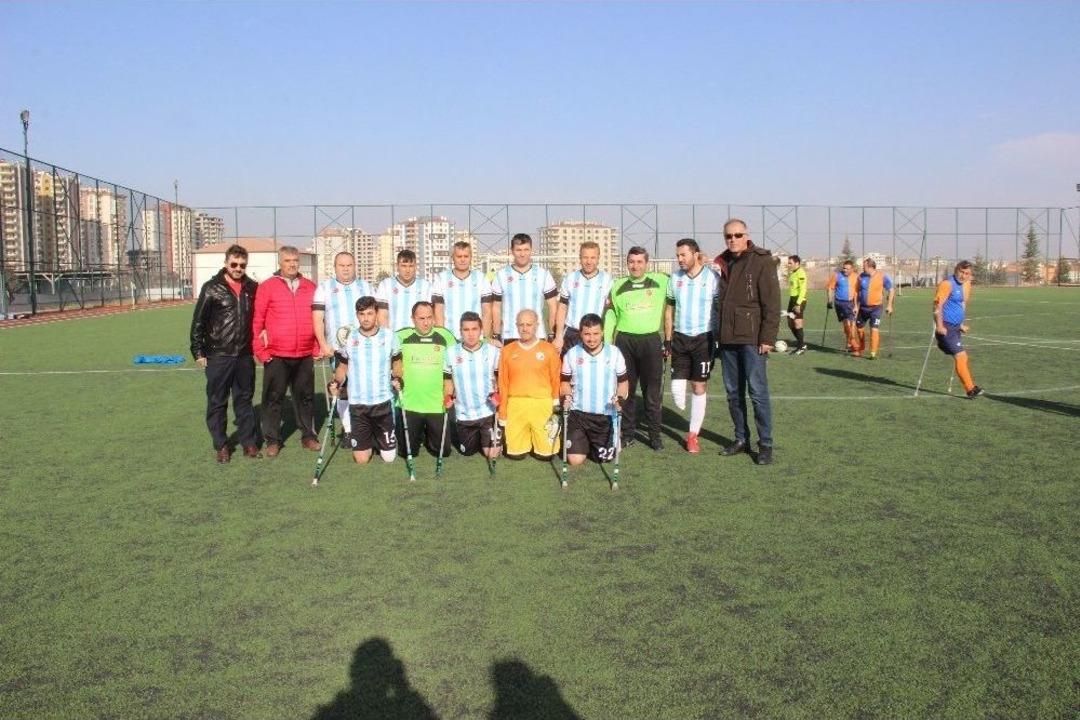 (&ouml;zel Haber) Silah Arkadaşları Yeşil Sahada Takım Arkadaşı Oldu