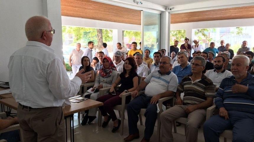 Antalya’da Çiftçiye Tuta Zararlısı Eğitimi