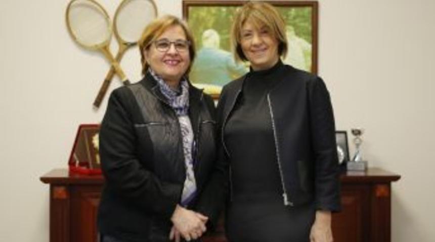 Pekdaş&rsquo;tan K&uuml;lt&uuml;rpark Tenis Kul&uuml;b&uuml;ne Ziyaret