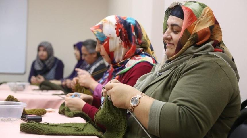 Ko-mek &Ouml;ğrencilerinden Mehmet&ccedil;iğe Destek