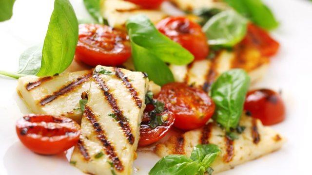 Her Mevsim Afiyetle Yiyebileceğiniz 10 Sağlıklı Salata Tarifi