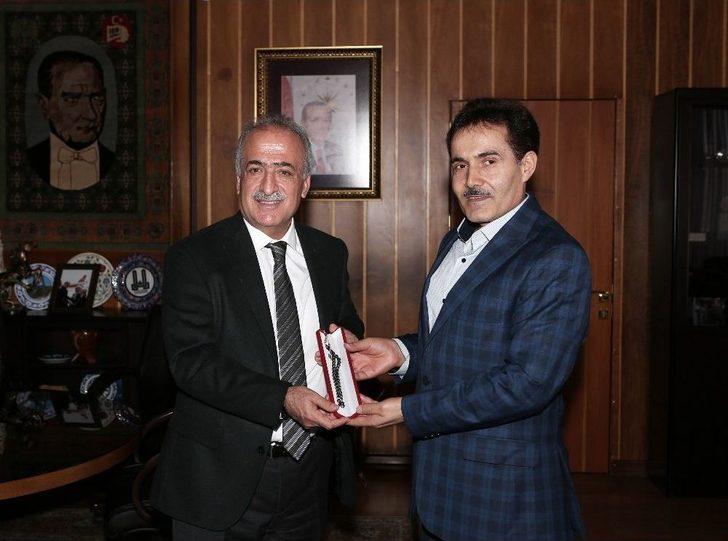 Bonab Üniversitesi Rektörü Karim Abbassian’dan Rektör Çomaklı’ya İade-i Ziyaret G3