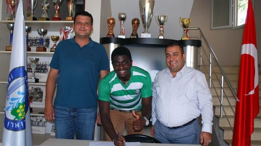 Amat&ouml;r Lige Nijerya Uyruklu Futbolcu