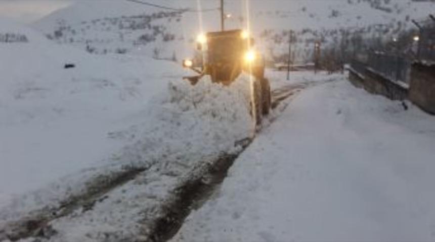 Hakkari&rsquo;de Yol A&ccedil;ma &Ccedil;alışması