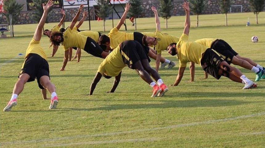 Antrenmanda Erol Bulut&rsquo;tan &lsquo;iyi Başlangı&ccedil;&rsquo; Vurgusu