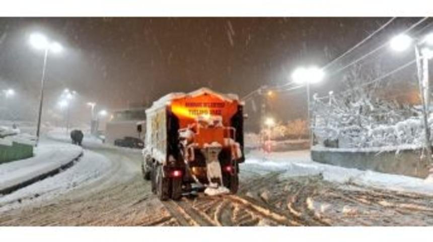 Hakkari’de Yol Tuzlama Çalışması