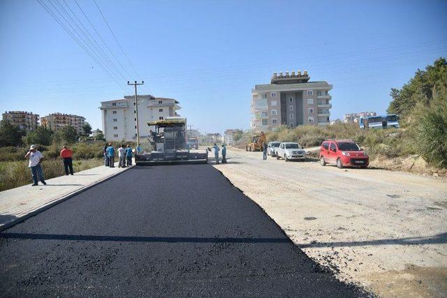 Batı Alanya’da Asfalt Çalışması