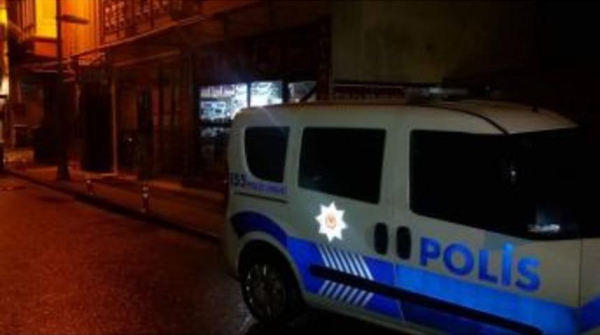 Elektronik Mağazasına Giren Hırsızlar Bir Şey &Ccedil;alamadan Ka&ccedil;tı