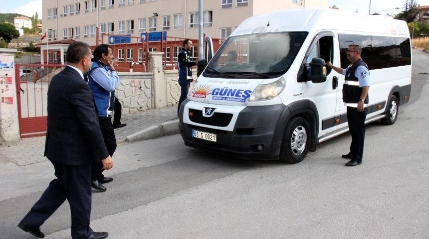Zabıta Ekiplerinden Okul Servisi Denetimi