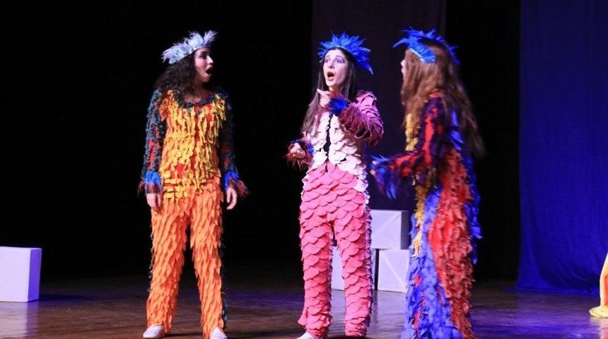 Kuşbaz M&uuml;zikali&rsquo;nde Kahkaha Tufanı