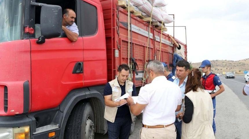 Yozgat&rsquo;ta Kurbanlık Hayvan Taşıyan Kamyonlara Sıkı Denetim