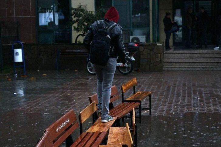 Adana’da Eğitime Yağmur Engeli G1