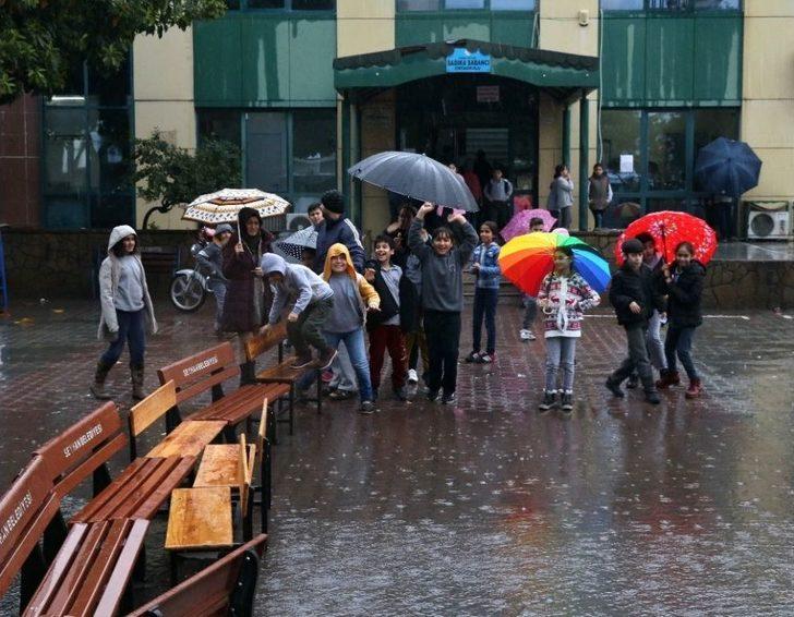 Adana’da Eğitime Yağmur Engeli G2