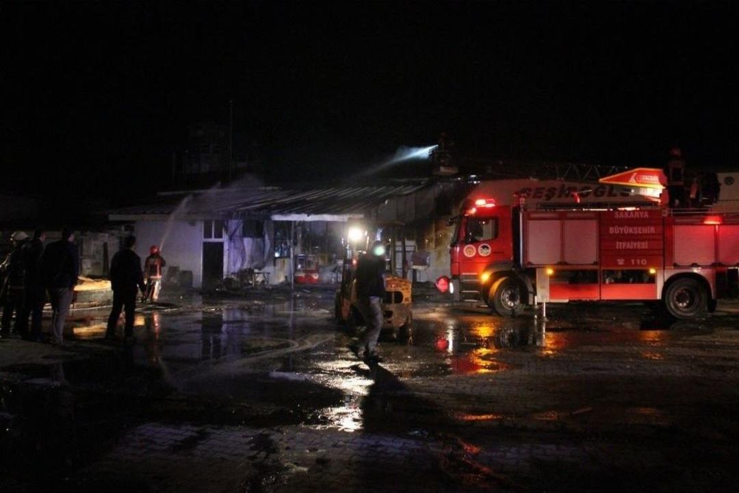 Kereste Fabrikasında &Ccedil;ıkan Yangın Korkuttu