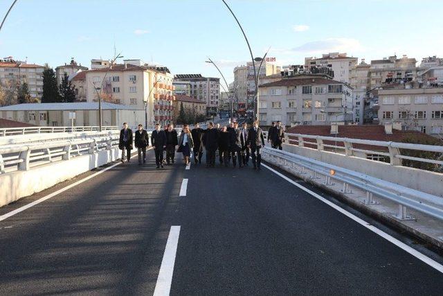 Yıkılıp Yeniden Yapılan Kemal Köker Köprüsü, Yeni İsmiyle Trafiğe Açıldı