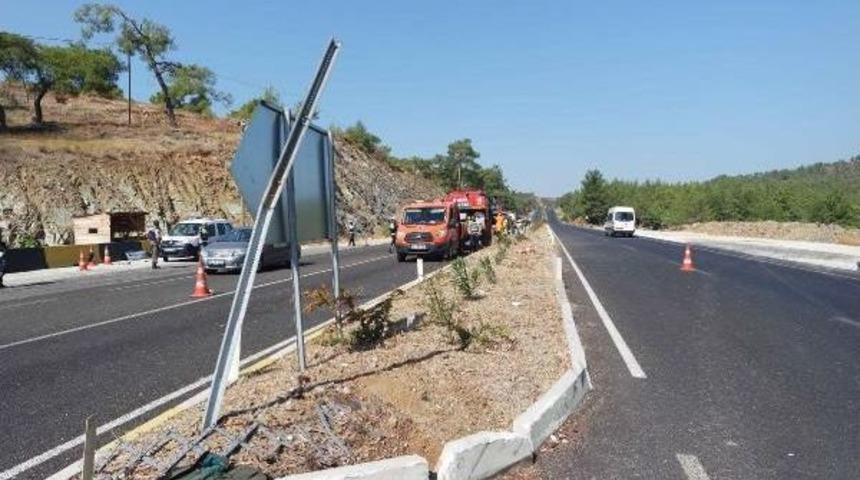 Muğla'da Yol Kontrol Noktasında Kaza: 1'i Polis, 2 Yaralı
