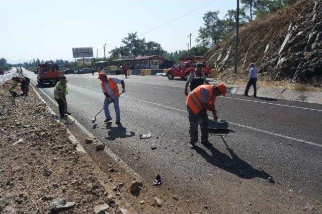 Muğla'da Yol Kontrol Noktasında Kaza: 1'i Polis, 2 Yaralı