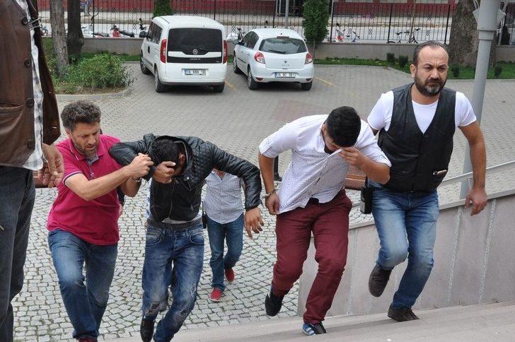 Polise Sopalı Saldırı: 10 Gözaltı G4