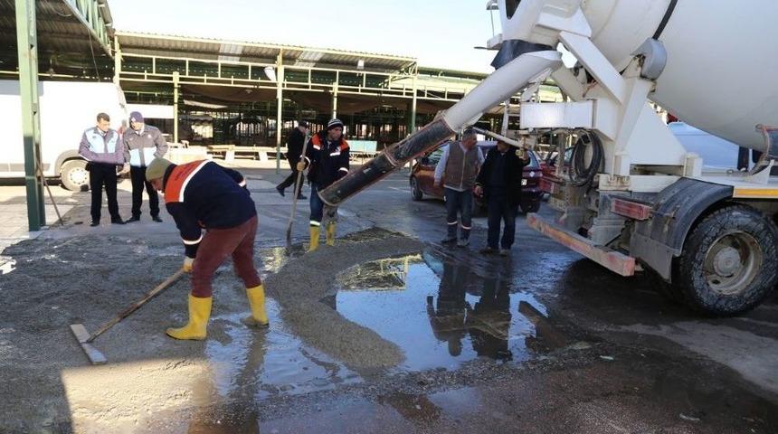 Burhaniye&rsquo;de Pazar Yeri G&uuml;venli Hale Getirildi