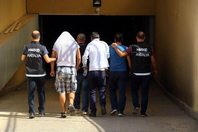 Antalya’da Uyuşturucu Operasyonu: 4 Gözaltı