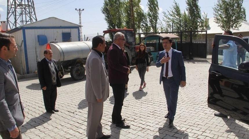 Başkan Vekili &Ouml;zt&uuml;rk Belediye Personeli İle Yemekte Buluştu