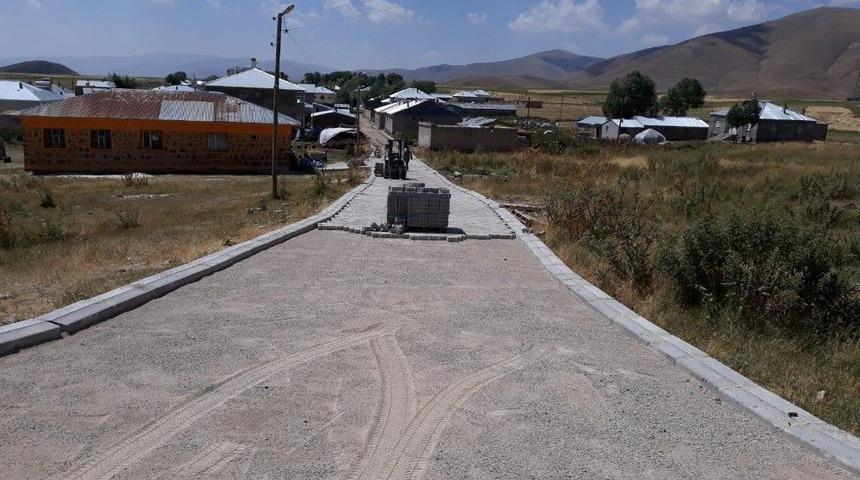 Yukarı Yanıktaş Mahallesinde Kilitli Parke Taşı &Ccedil;alışması