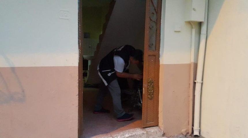 Zehir Tacirlerine Operasyon: 4 G&ouml;zaltı