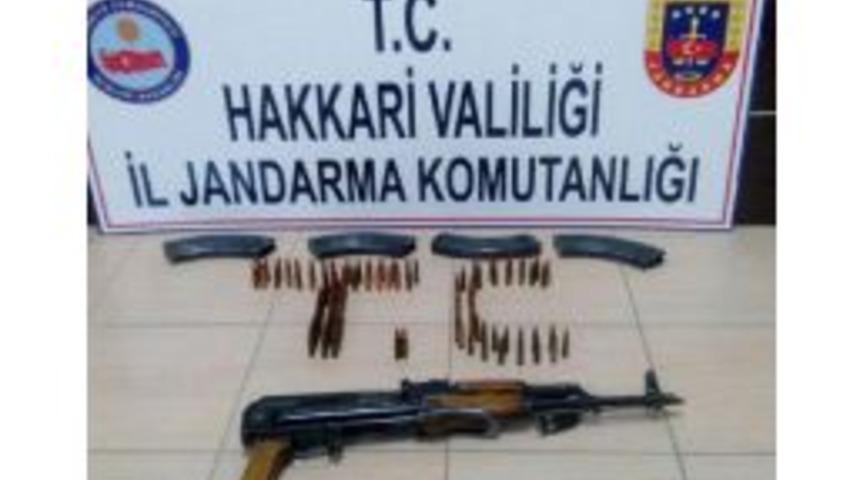 Hakkari'de Pkk'ya Ait Silah Ve M&uuml;himmat Ele Ge&ccedil;irildi