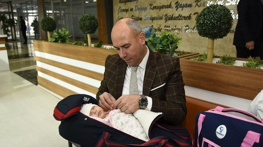 Tekkeköy’de Yeni Doğan Bebeklere, "hoş Geldin Bebek Seti"