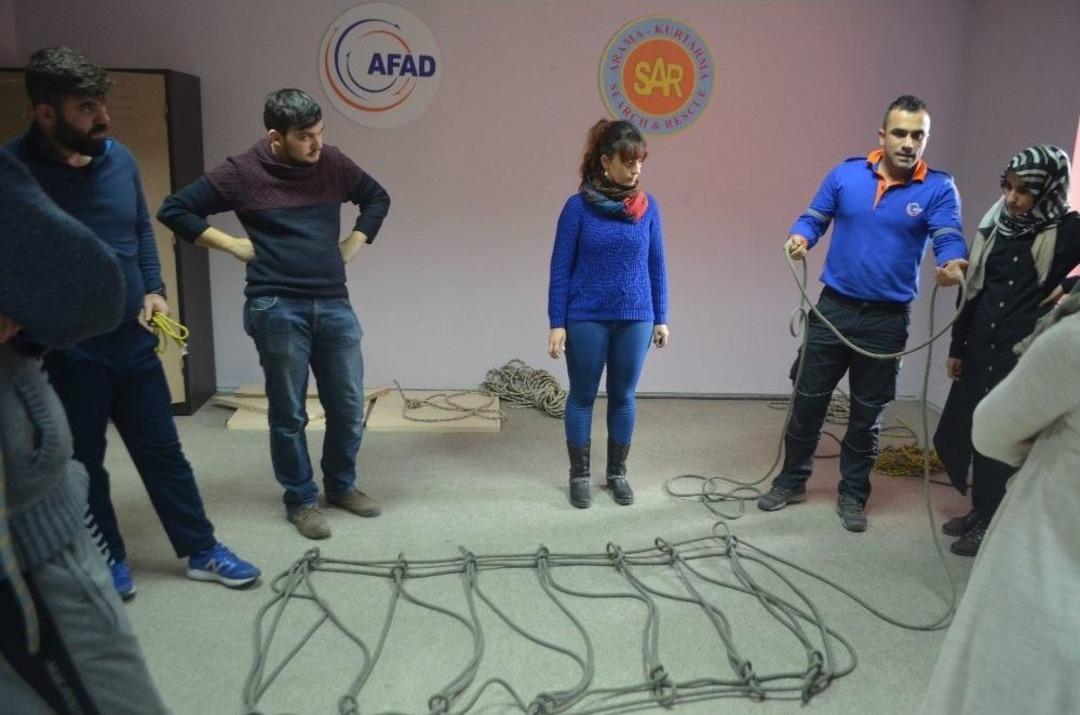 Gen&ccedil;lere Afad Eğitimi Verildi