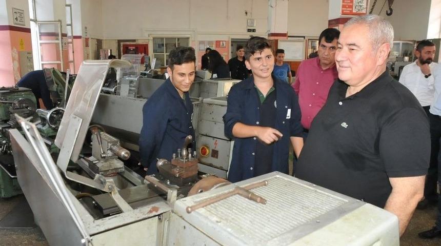 Atso Başkanı &Ccedil;etin&rsquo;den Meslek Lisesi &Ouml;ğrencilerine Tavsiyeler