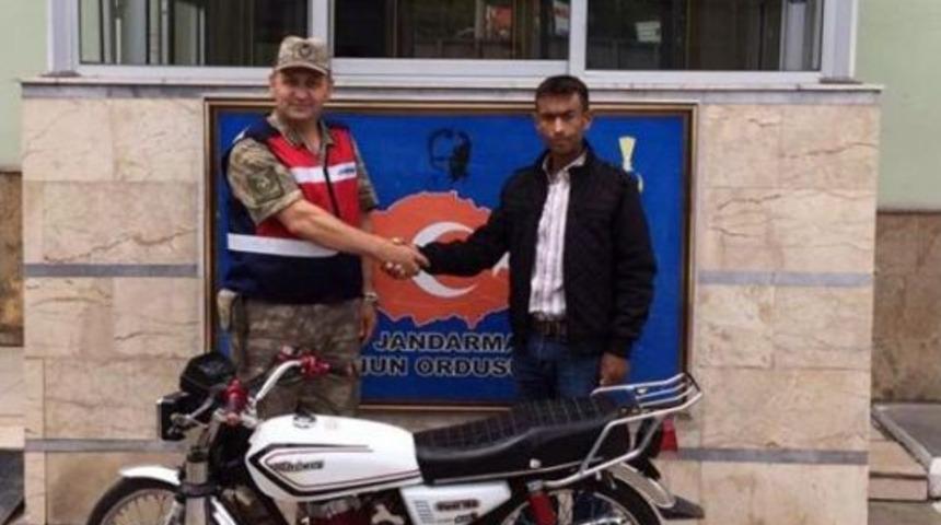 &Ccedil;aldığı Motosikleti Satmaya &Ccedil;alışırken Yakalandı