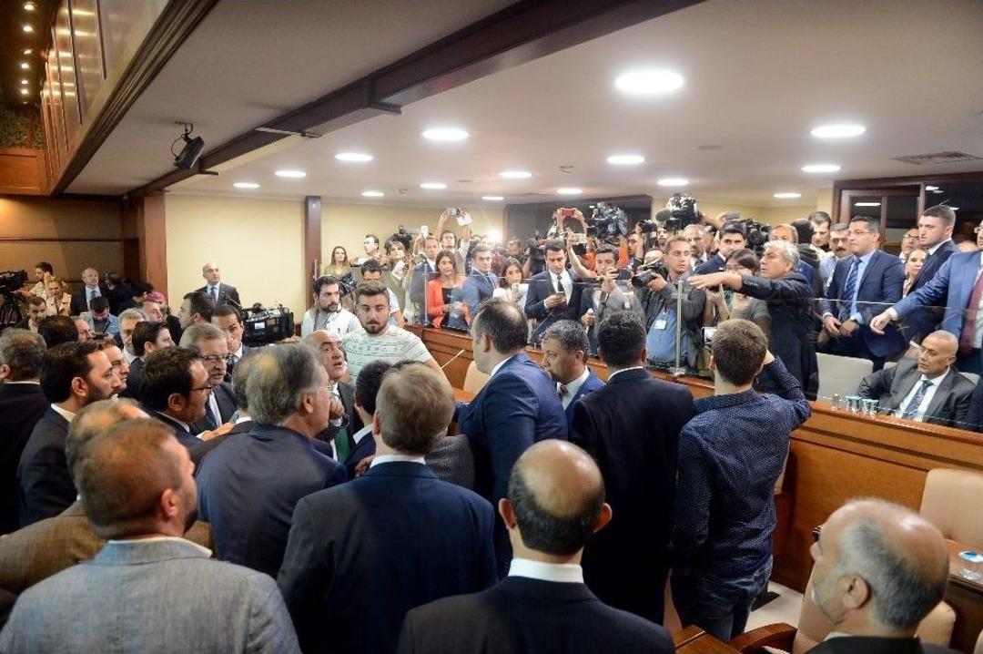 İbb Başkanlığı İ&ccedil;in Yarışan Uysal Ve İmamoğlu, Se&ccedil;im &Ouml;ncesi Birbirine Başarılar Diledi