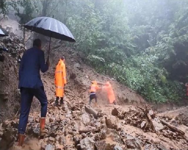 Rize’De Sağanak Yağmur, Sel Ve Heyelana Neden Oldu: 1 Ölü, 1 Yaralı (5)