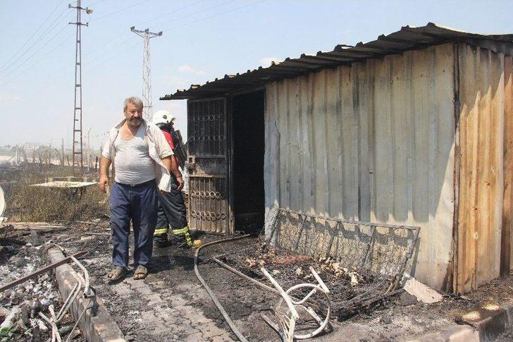 Anız Yangını Hurdacıyı Evsiz Bıraktı G4