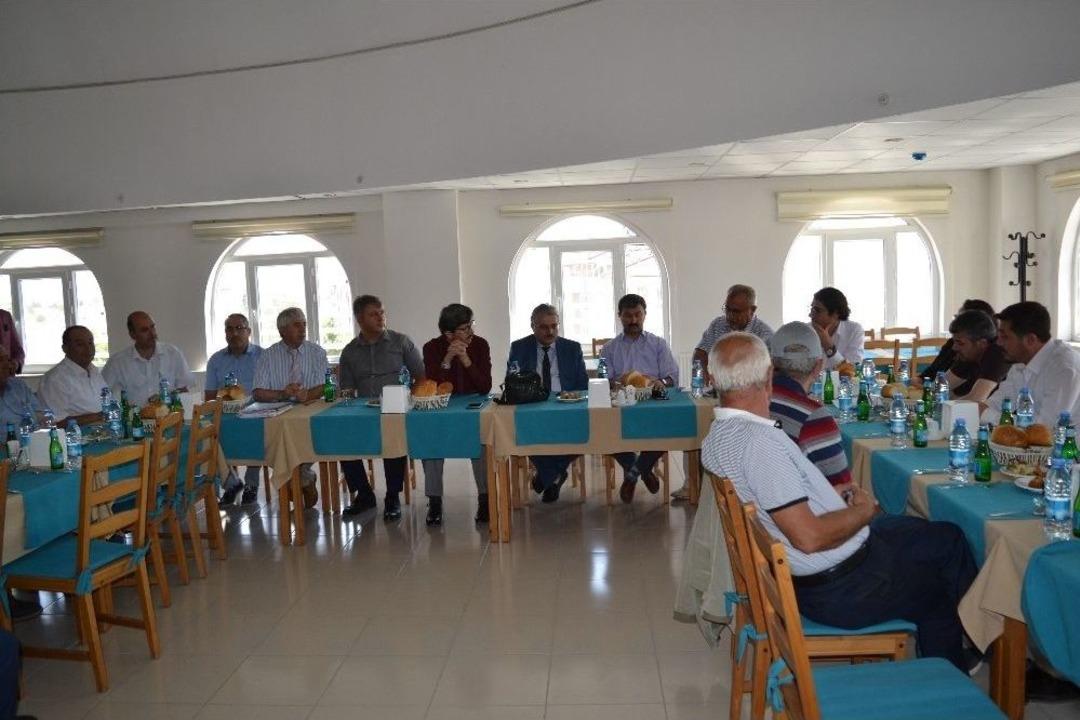 S&uuml;r&uuml;c&uuml; Kursu Temsilcileri Şuhut&rsquo;ta Buluştu