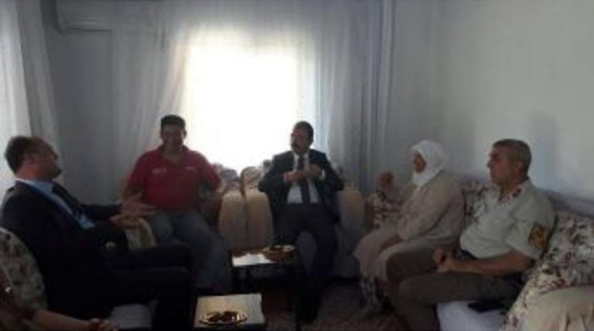 K&ouml;yceğiz Kaymakamı Erdin&ccedil; Dolu, Şehit Ailesini Ziyaret Etti