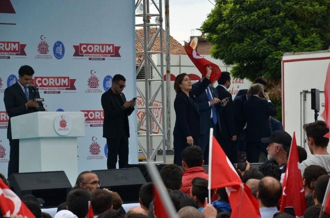 Başbakan Yıldırım: "bunu Yapanlar En B&uuml;y&uuml;k İhaneti Kendi Vatandaşlarına Yaptılar"