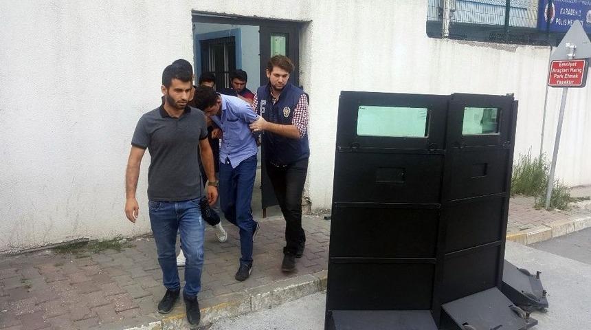 Gaziosmanpaşa&rsquo;daki Soygunda 2 Kişiyi Yaralayan Hırsızlık &Ccedil;etesinden 3 Kişi Yakalandı